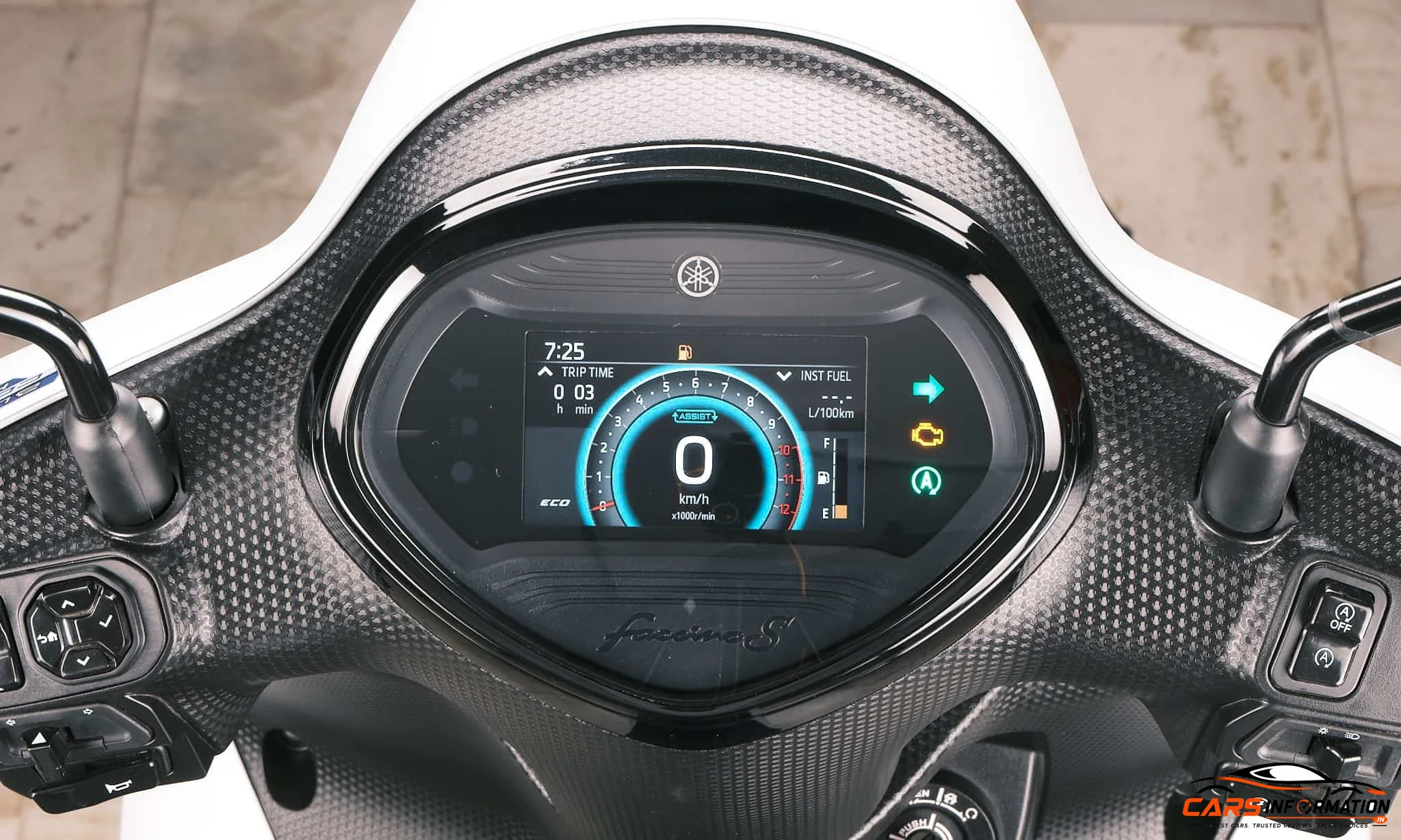 Yamaha Fascino 125 Top Model cabin interior dashboard design